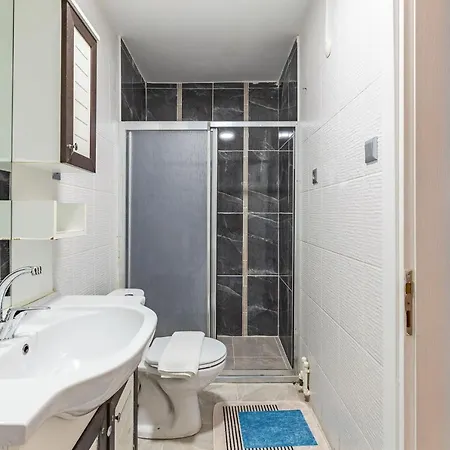 Modern Flat Near Istiklal Street In Beyoglu Διαμέρισμα *